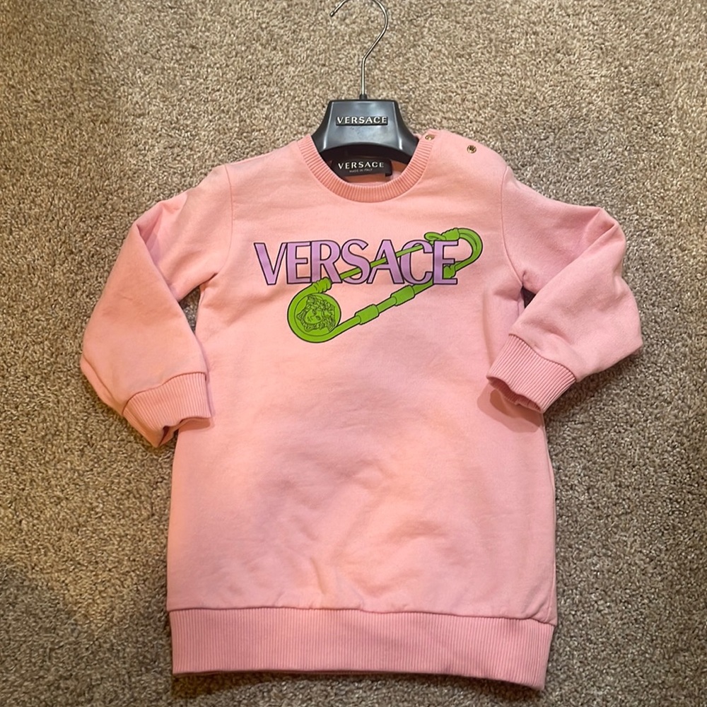 FLEECE DRSS W VERSACE AND SAFETY PIN ENGLISH ROSE MULT 18-24 MONTHS